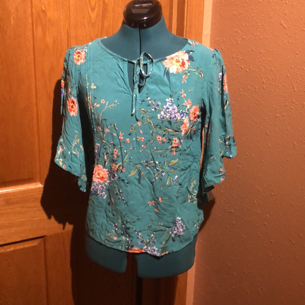 EUC green floral top
